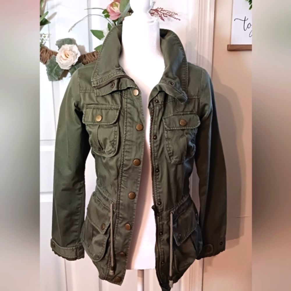 DIVIDED olive green lined jacket. With drawstring waist zipper & buttons. Size 4